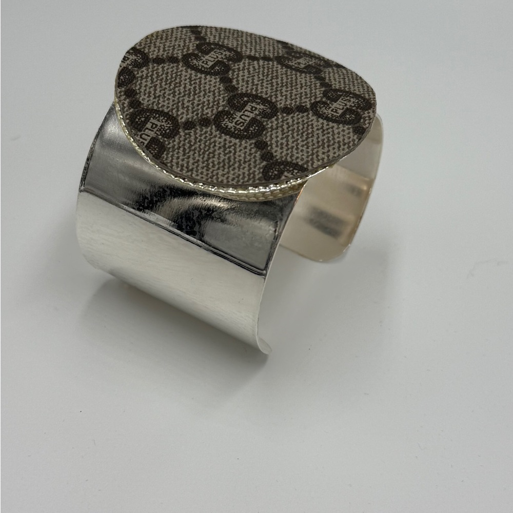 Gucci upcycled Silver cuff bracelet GUCCI PLUS RARE authentic material - Picture 5 of 8